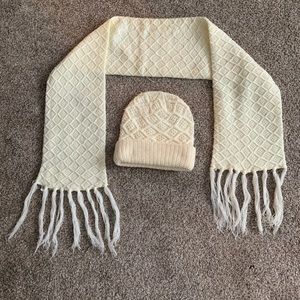 English Village Hat and Scarf